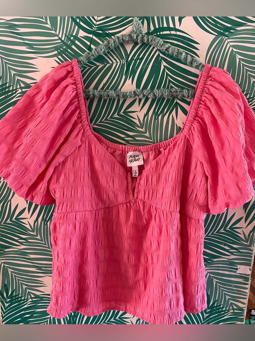 Planet heart Pink Smocked Puff-Sleeve v neck Women's Top sz L